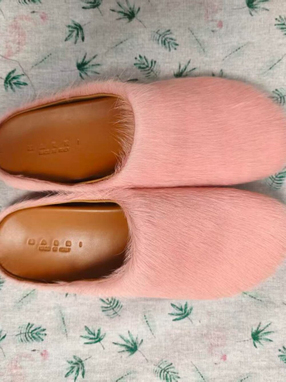 Brand New Marni Pink Fur Calf Hair Mule Slippers Unisex Complete Set Box + Dustb - Picture 2 of 9